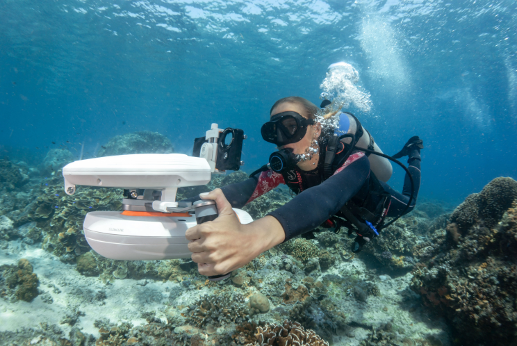 Sublue WhiteShark Tini Underwater Scooter